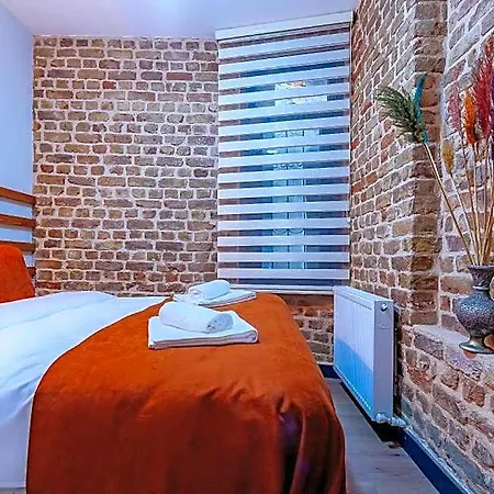 Bossy 2 Otel