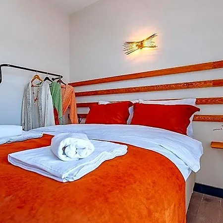 Bossy 2 Otel