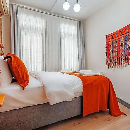 Bossy 2 Otel